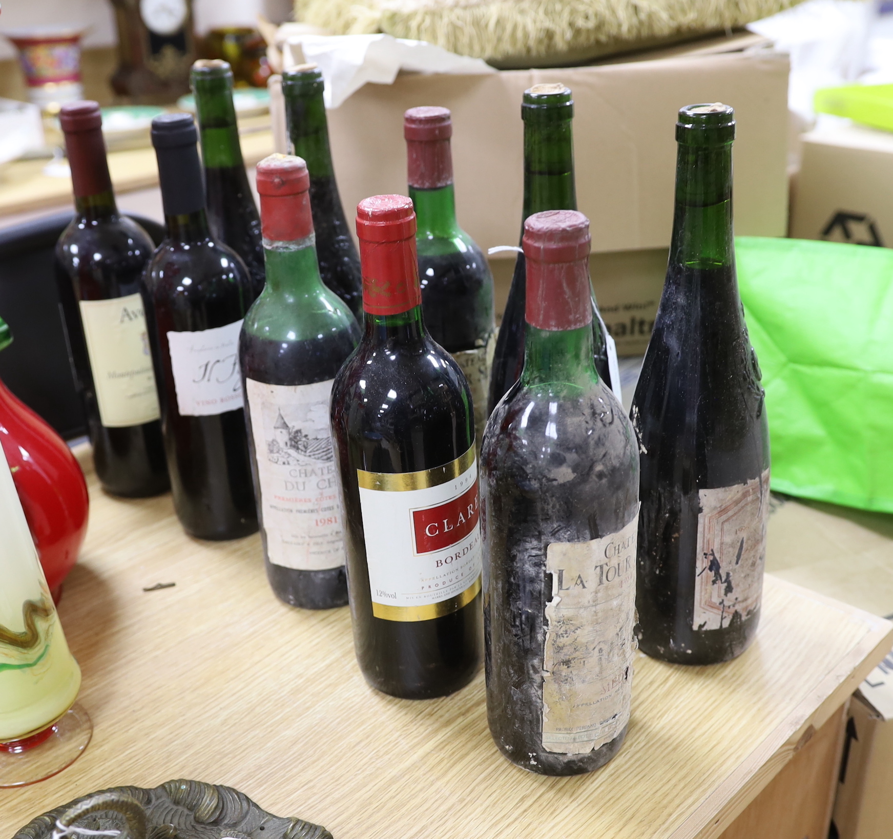 Ten various bottles of wine to include Chateau La Tour Seran 1981 (2), Chateau Du Chay 1981, Domaine de La Chapelle Saumer Champigny 1996 (3) etc.